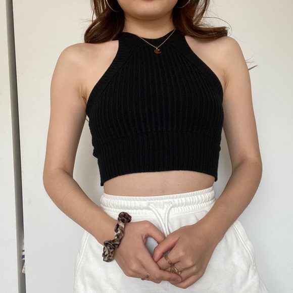 Brandy Melville Ribbed Cropped Tank - Picture 4 of 6